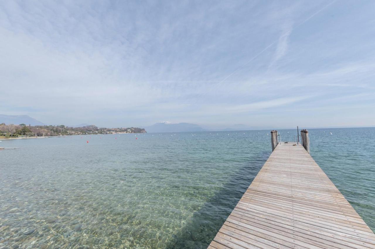 On The Beach Lake View Manerba del Garda Exterior photo