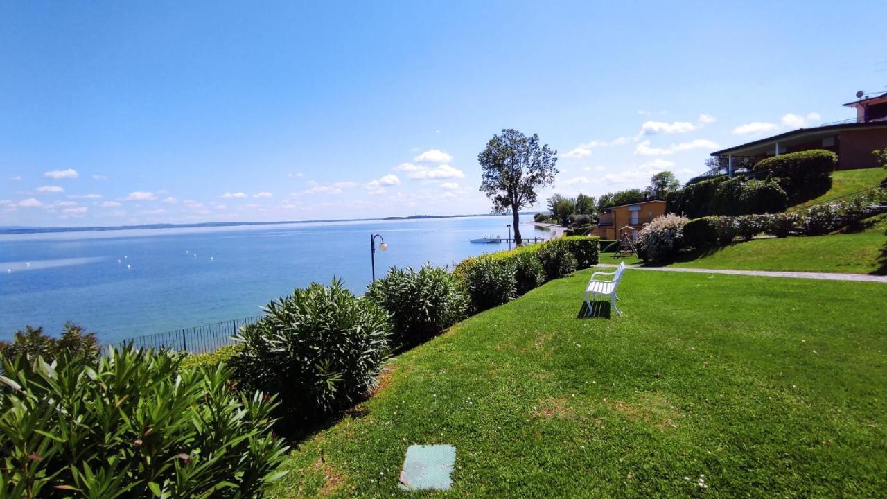 On The Beach Lake View Manerba del Garda Exterior photo