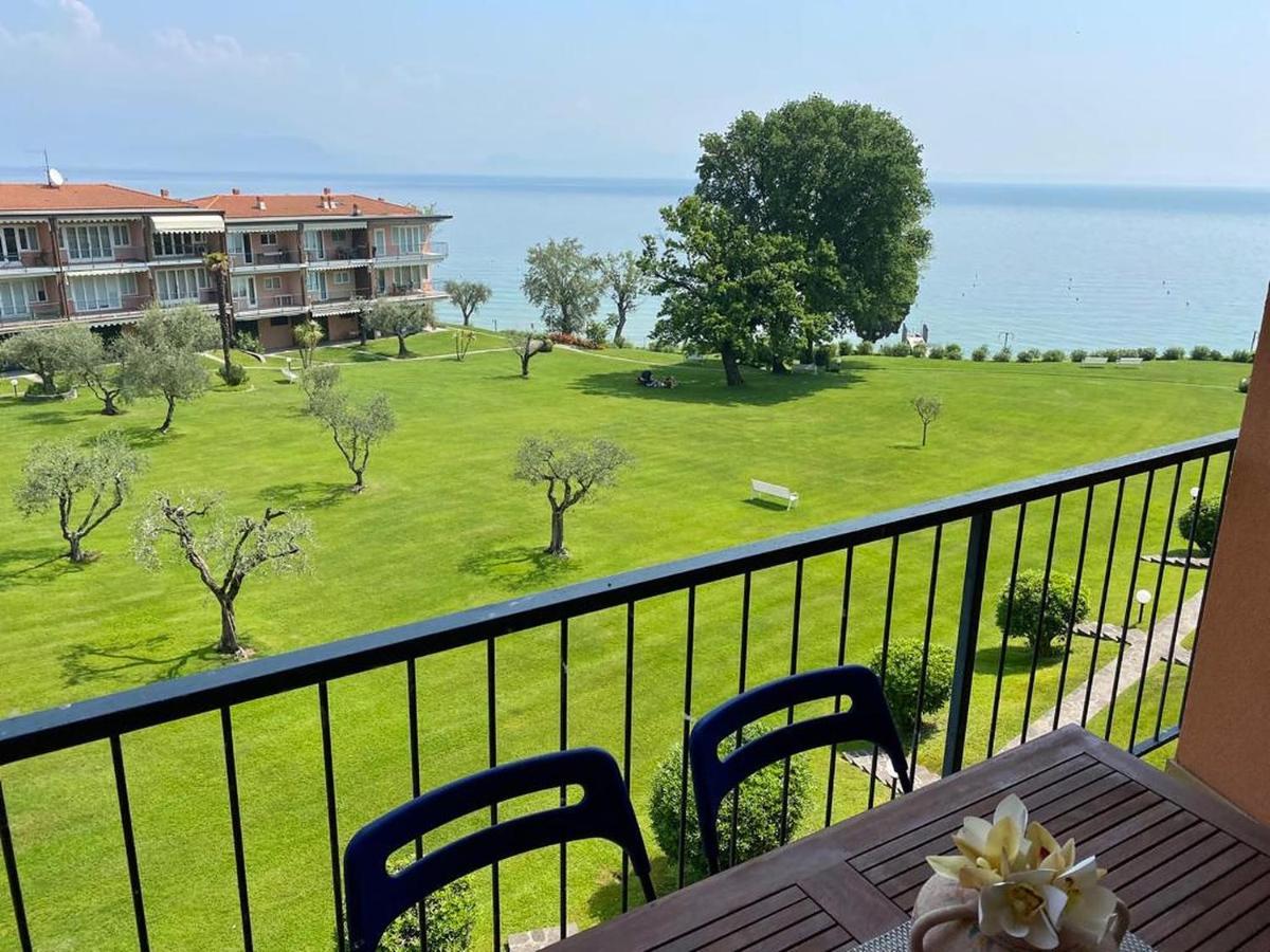 On The Beach Lake View Manerba del Garda Exterior photo