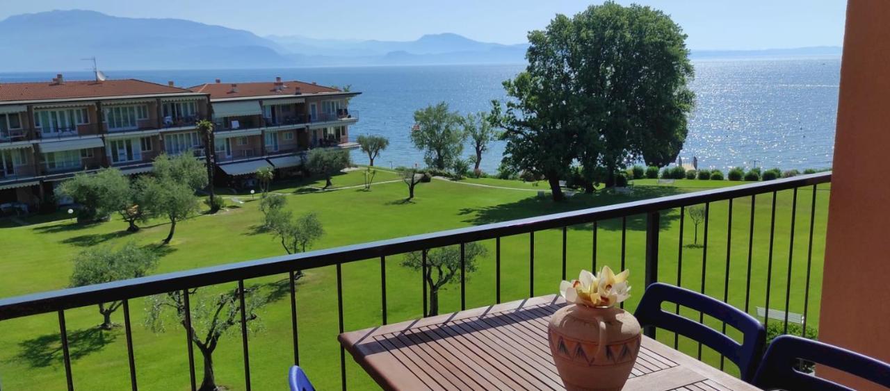 On The Beach Lake View Manerba del Garda Exterior photo