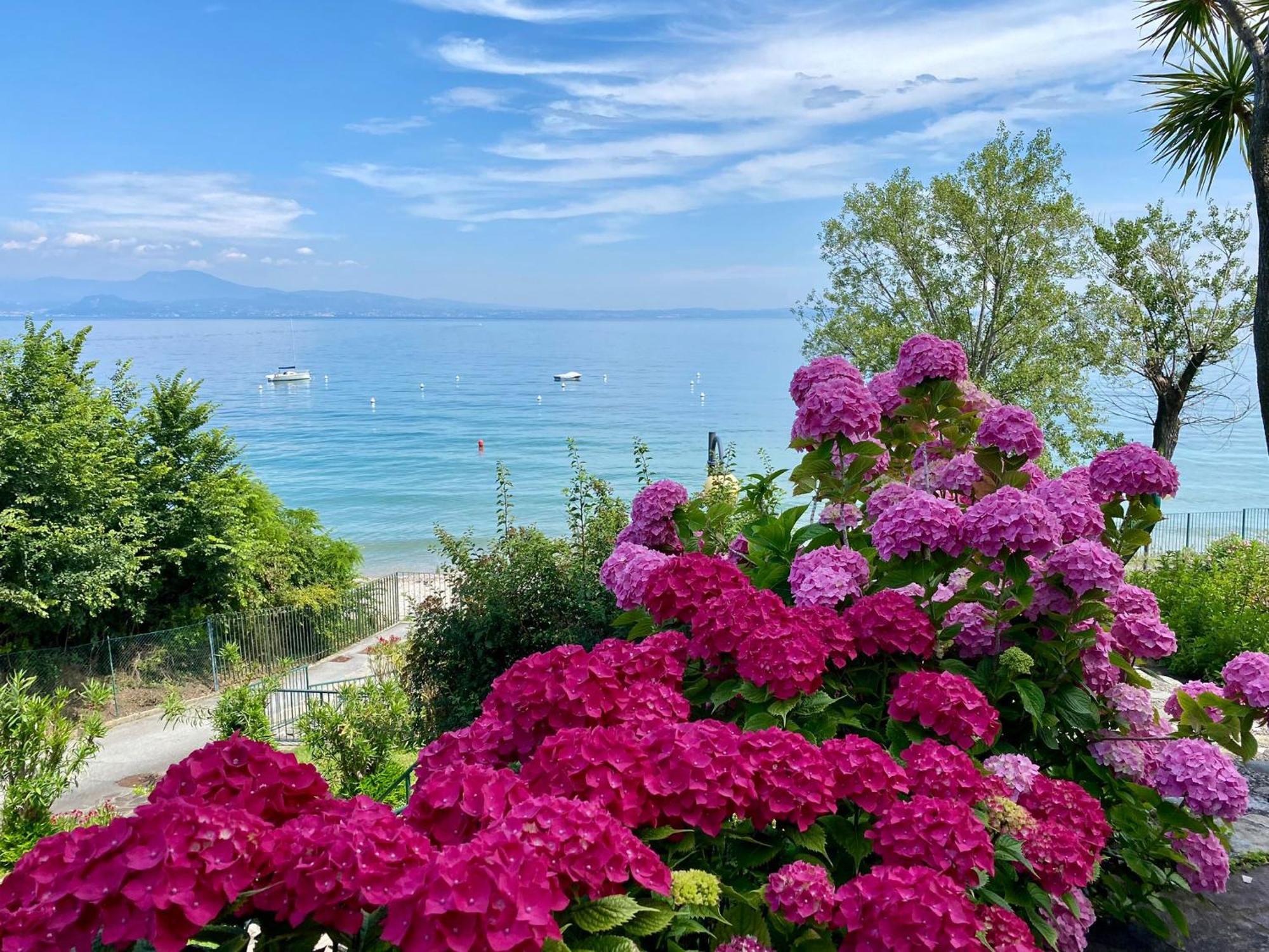 On The Beach Lake View Manerba del Garda Exterior photo